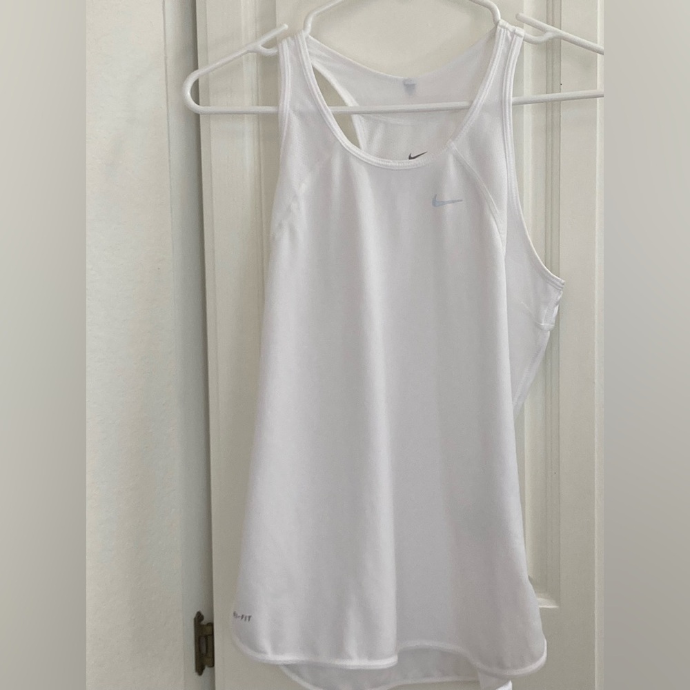 Women’s White Nike Dry Fit Racerback Workout Tank New w/o Tags